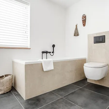 בית הארחה Marley's Beachhouse - Luxury Guest With Balcony זנדוורט