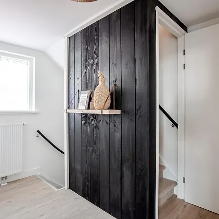 Marley's Beachhouse - Luxury Guest With Balcony 3*