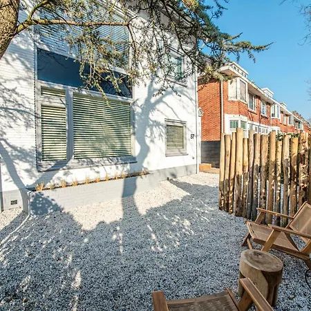 Marley's Beachhouse - Luxury Guest With Balcony בית הארחה