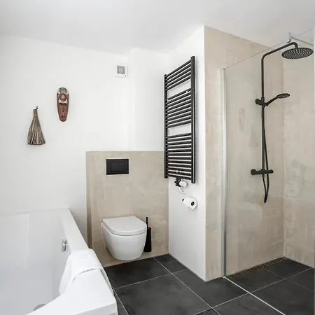 Marley's Beachhouse - Luxury Guest With Balcony