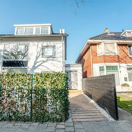 Marley's Beachhouse - Luxury Guest With Balcony 3*