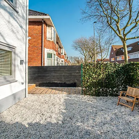 Marley's Beachhouse - Luxury Guest With Balcony 3*