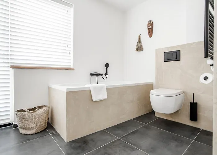 게스트하우스 Marley's Beachhouse - Luxury Guest With Balcony 잔드보르트