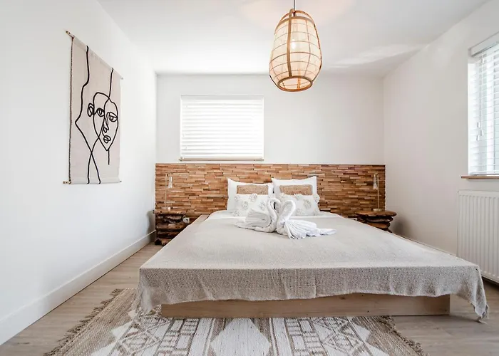 Marley's Beachhouse - Luxury Guest With Balcony 게스트하우스 3*