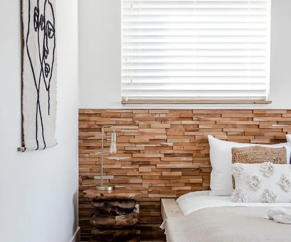 Marley's Beachhouse - Luxury Guest With Balcony