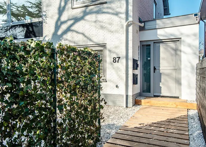 Marley's Beachhouse - Luxury Guest With Balcony