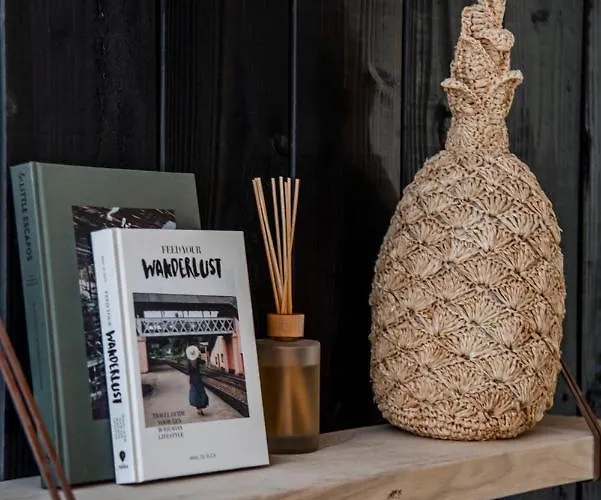 게스트하우스 Marley's Beachhouse - Luxury Guest With Balcony 3*