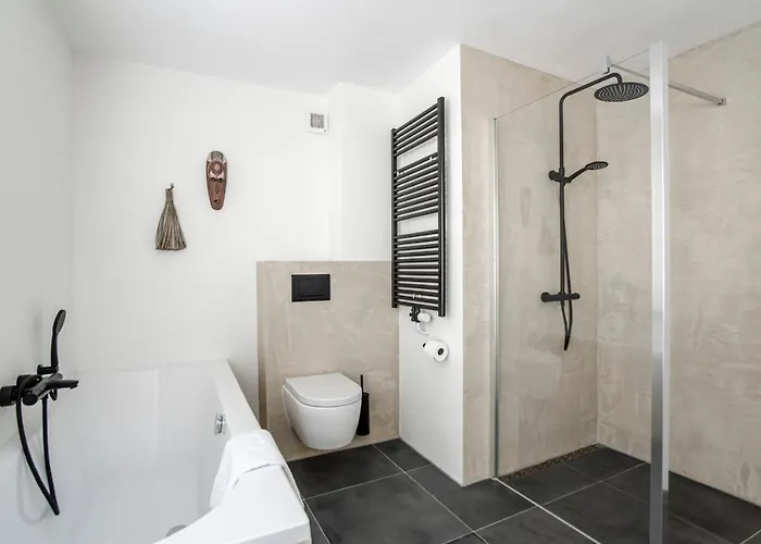 Marley's Beachhouse - Luxury Guest With Balcony