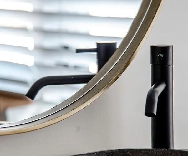 Marley's Beachhouse - Luxury Guest With Balcony