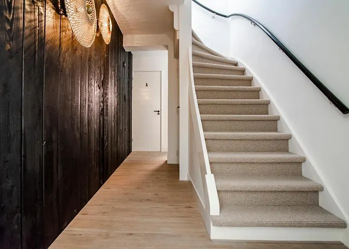 Marley's Beachhouse - Luxury Guest With Balcony 게스트하우스 잔드보르트