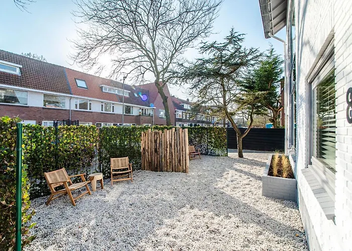 Marley's Beachhouse - Luxury Guest With Balcony 게스트하우스 잔드보르트