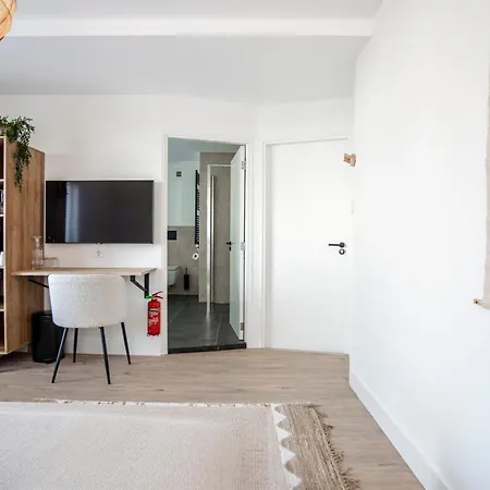 Marley's Beachhouse - Luxury Guest With Balcony Pensionat 3*